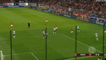 漂亮！罗伊斯上演任意球圆月弯刀，门将直接原地看呆