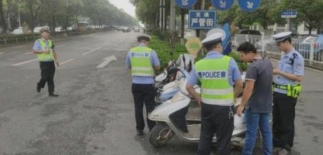 司机教练去年黔驴技穷 今年开季6胜2平1负