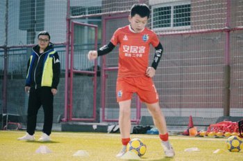 吕孟洋留洋之路：球迷与教练的视角