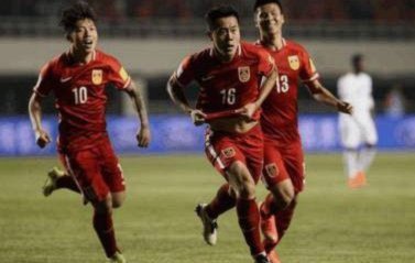 东体：从0-7到2-3，中国足球离战胜日本已越来越近