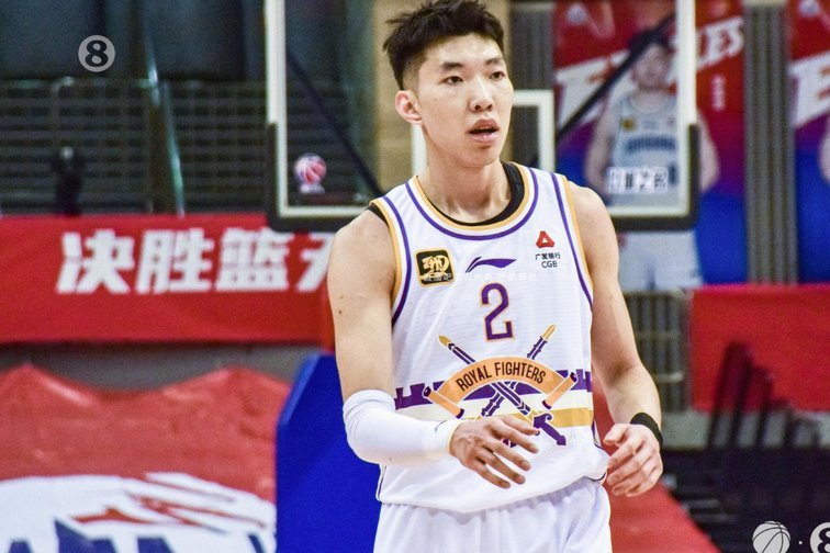 黄博文：李昊是很有能力有水平的球员，入选国家队实至名归