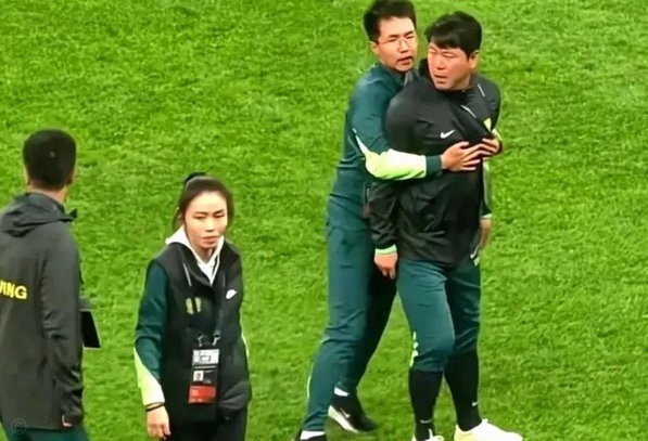 中足联官方：西海岸U20教练陆天洋因进场辱骂裁判被禁赛7场