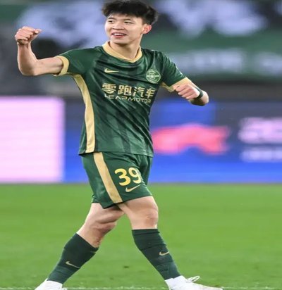 王钰栋荣膺中超5月最佳年轻球员