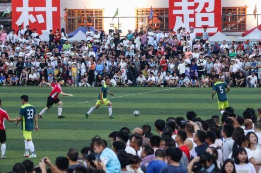 什么原因？达拉斯街头，4名阿根廷球迷欺负1个墨西哥球迷